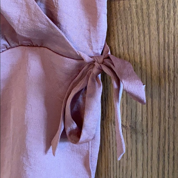 Strapped tank top blouse - Picture 3 of 4